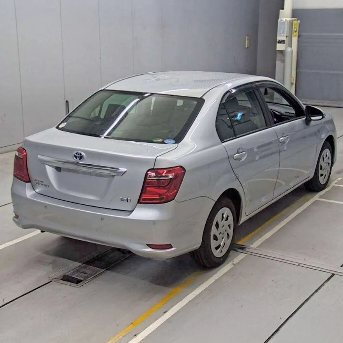 TOYOTA-AXIO-2020-EX-SILVER-011.webp