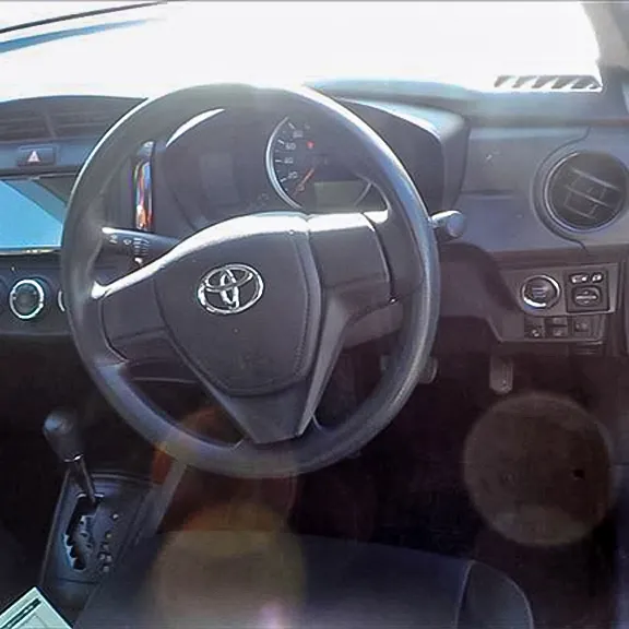 TOYOTA-COROLLA-AXIO-2020-EX-SILVER-013.webp