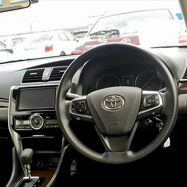 TOYOTA-PREMIO-2020-F-WHITE-015.webp