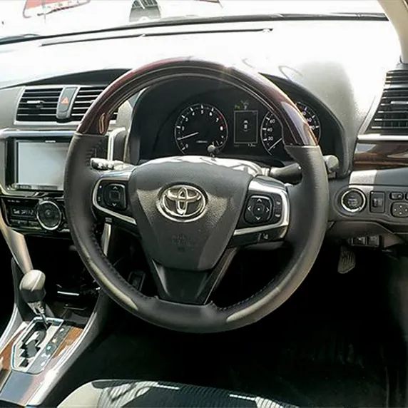 TOYOTA-PREMIO-2019-F-L-WHITE-013.webp