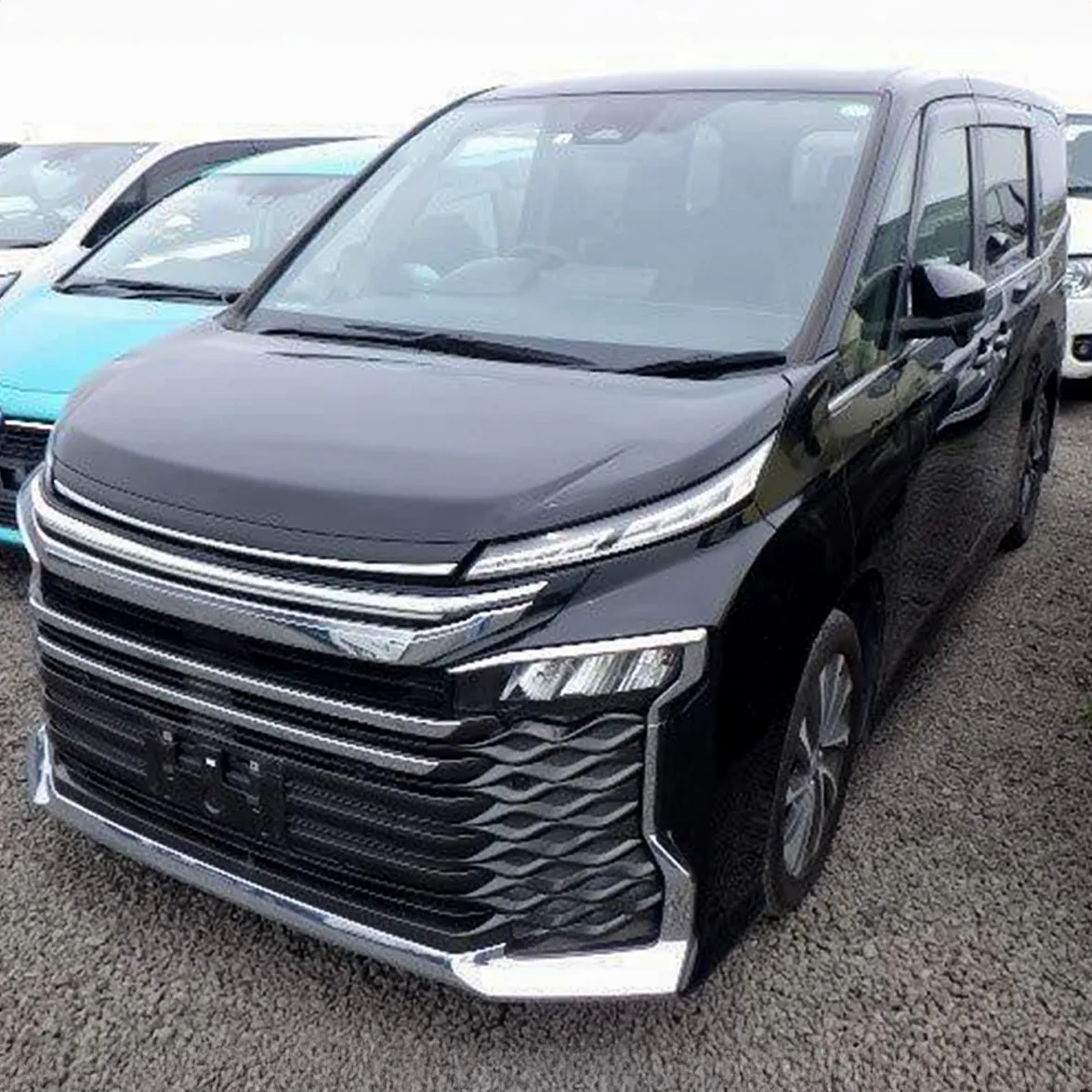 TOYOTA-VOXY-HYBRID-2022-S-Z-BLACK-018.webp