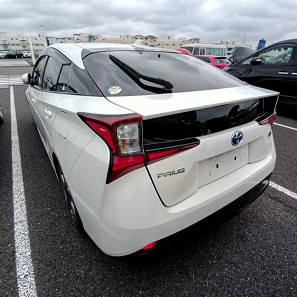 TOYOTA-PRIUS-2020-S-TOURING-PEARL-014.webp