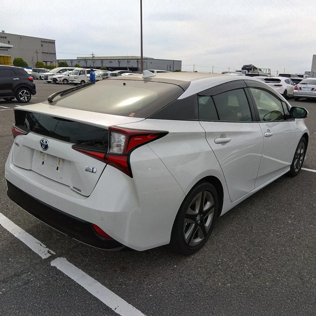 TOYOTA-PRIUS-2022-S-TOURING-SELECTION-PEARL-014.webp